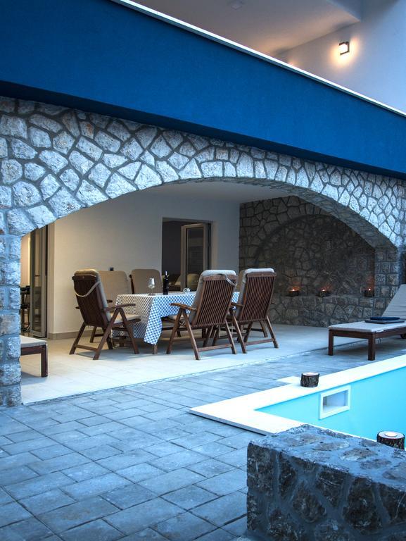 Apartments Petra Njivice Exterior photo